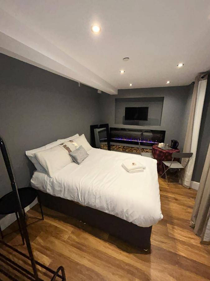 Cosy Double Bed With Fire Place Edinburgh Ngoại thất bức ảnh