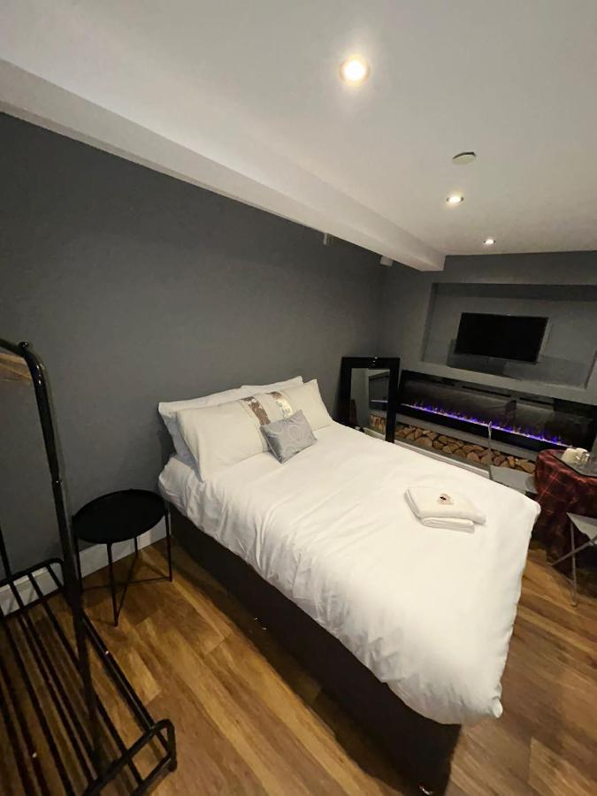 Cosy Double Bed With Fire Place Edinburgh Ngoại thất bức ảnh